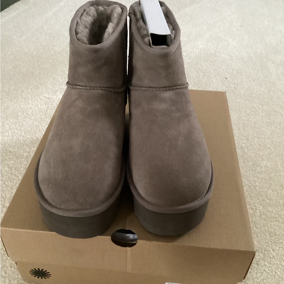 UGG Women's brown/greyPlatform Winter Boots - Picture 3 of 5